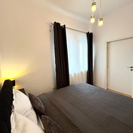 Moon View - - Sanador Victoriei Апартаменты *