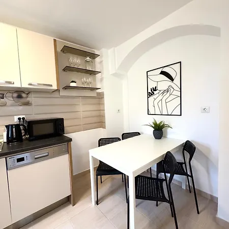 公寓 Moon View - - Sanador Victoriei *