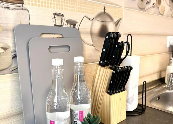 Moon View - - Sanador Victoriei *