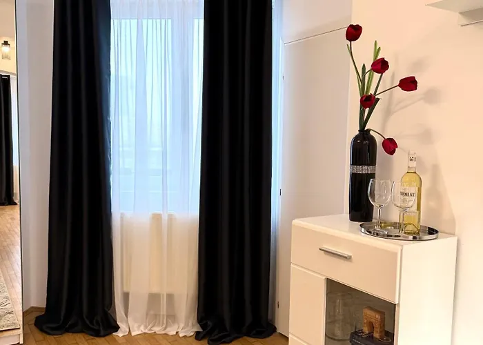 Moon View - - Sanador Victoriei * Бухарест